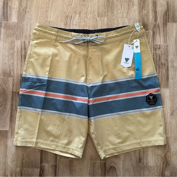 Vissla Free Lap 18.5” Boardshorts Mens Size 33 Yellow Striped Swim Trunks - Picture 1 of 7